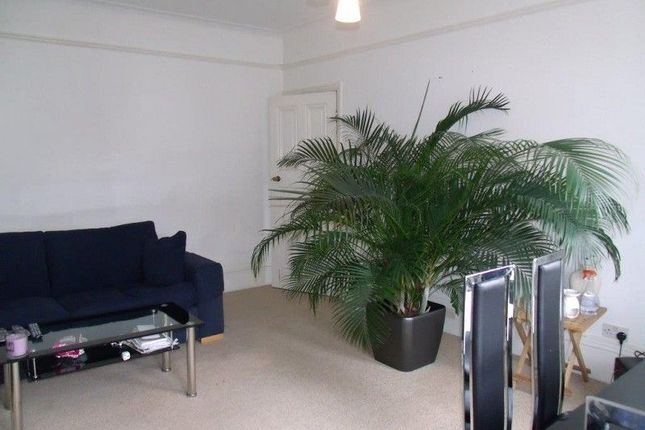 169a, Fox Lane, Palmers Green  photo 2
