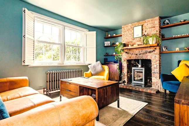 6, Rooks Acre Cottages, Lancing photo 2