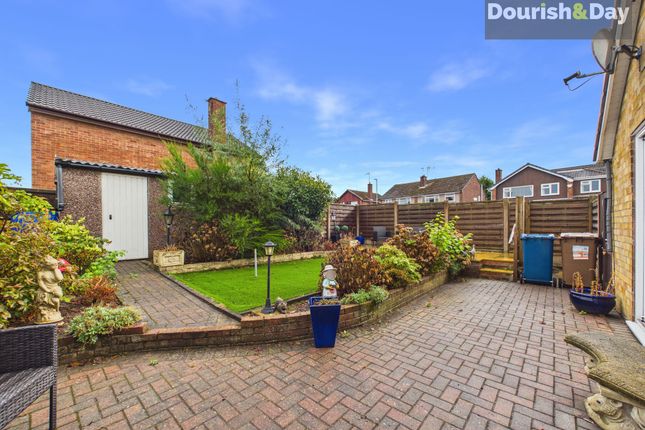 1 Braunton Avenue, Stafford photo 4