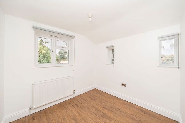 Crewys Road, London photo 5