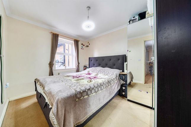 Norfolk Court, Norwich Crescent, Romford photo 3