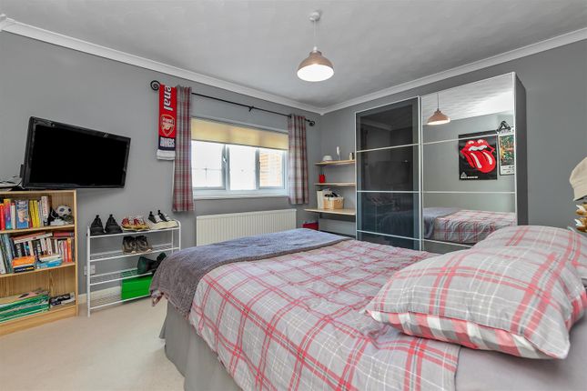 18Burghleyclose-66.Jpg