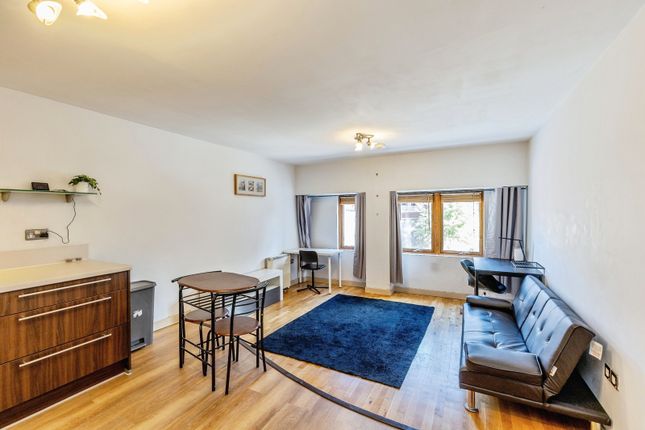 Flat 104 51.02 Apartments,, St. James Barton, Avon photo 2