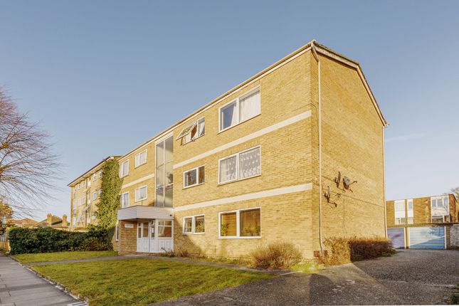Flat for sale in Timor Court, Longford Avenue