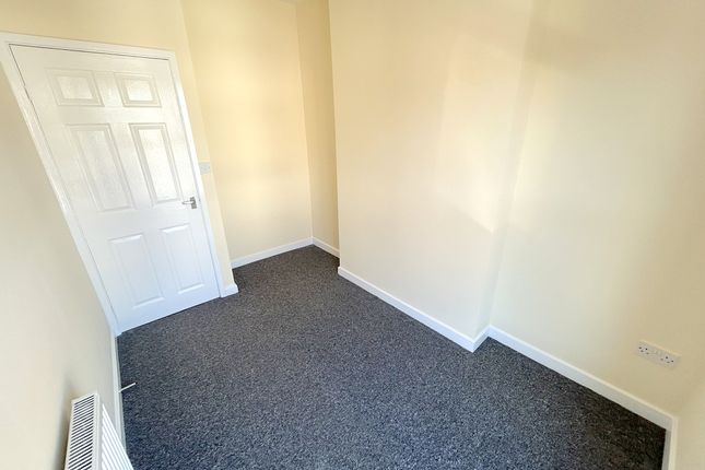 Flat to rent in Church Street, Westhoughton, Bolton