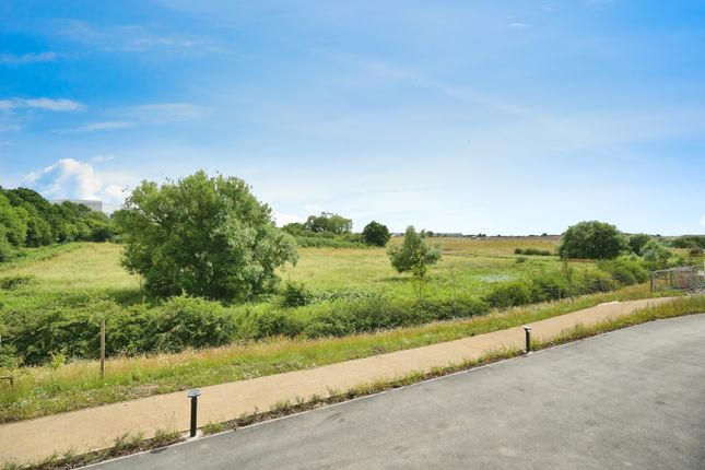 26, Stinchcombe Way, Coalville photo 2