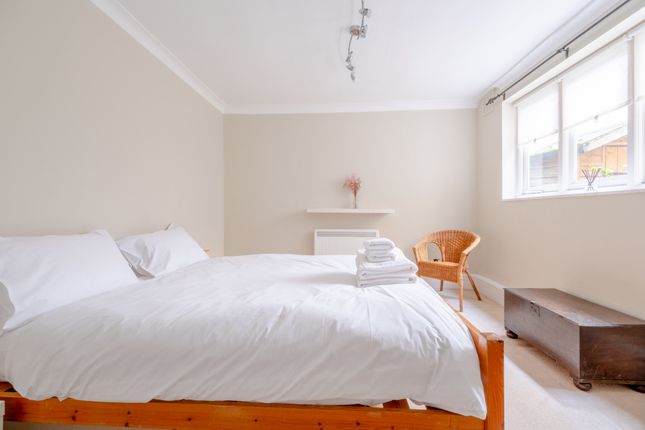 Thumbnail Flat to rent in Gloucester Terrace, London W2. All Bills Included. (Lndn-Bay493)