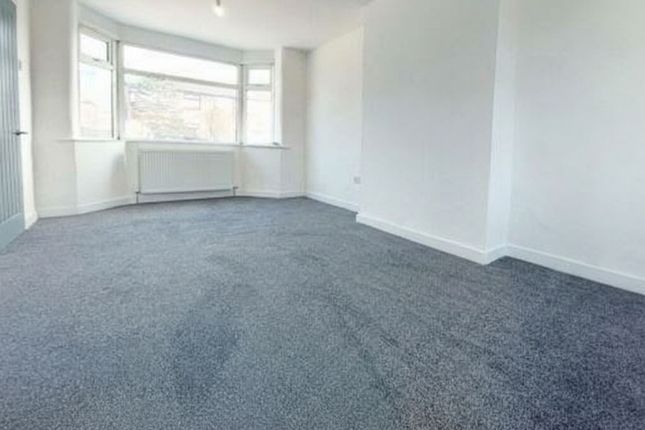31 Kirkham Avenue, Manchester photo 2
