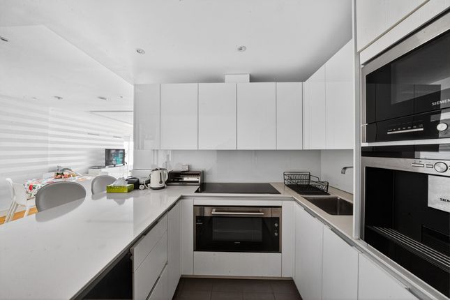 Flat 38, Spinnaker House,, Juniper Drive, Wandsworth photo 3