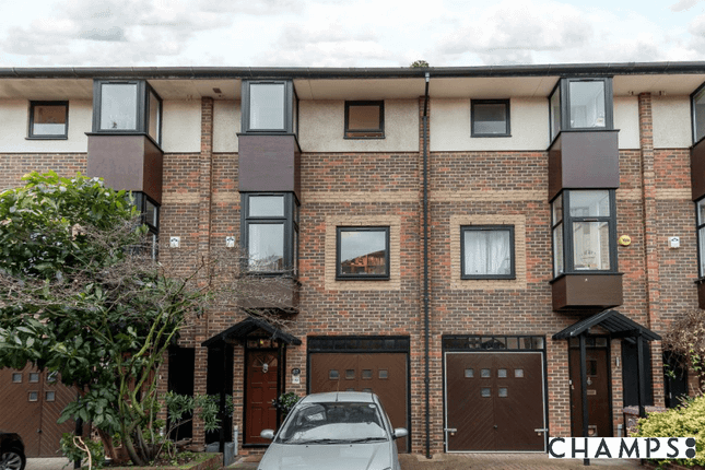 67 Barnfield Place, London photo 2