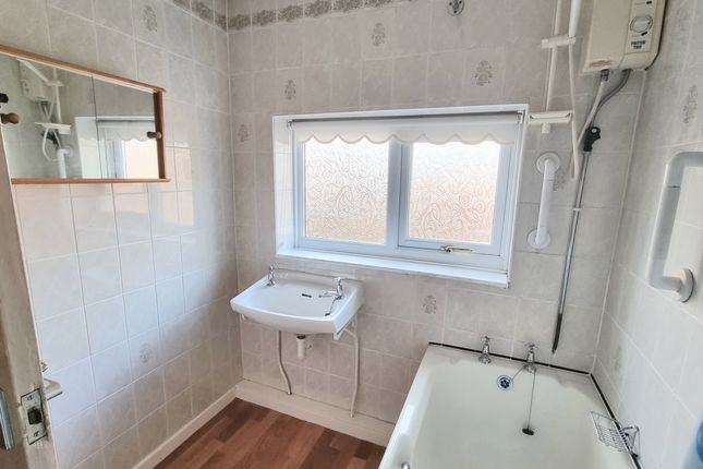 13 Bathroom