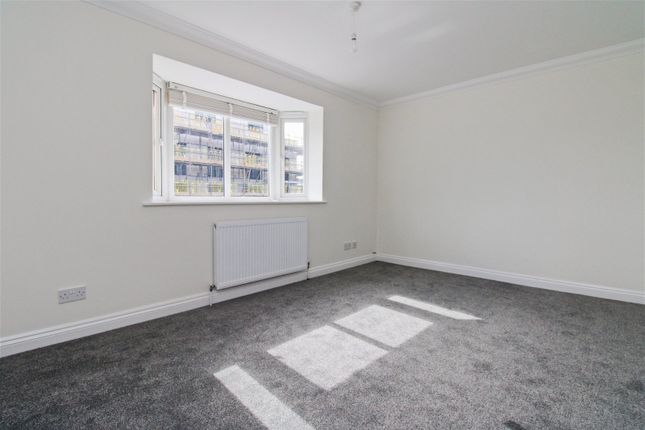 Town house for sale in St. Lukes Avenue, Ramsgate