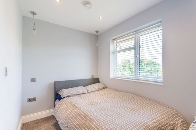 Sentinel Close, Southall photo 4
