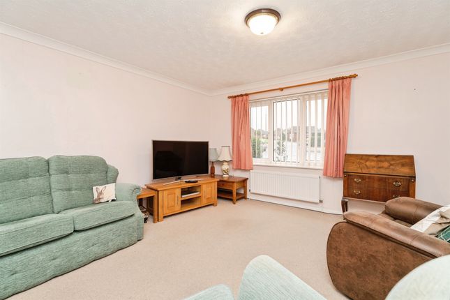 25, Searle Close, Fakenham photo 4