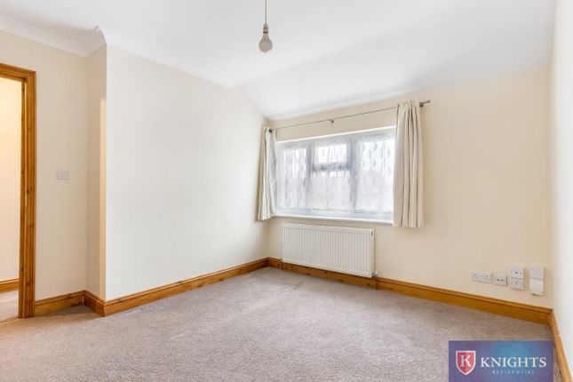 17, Lambs Terrace, Great Cambridge Road, London photo 2