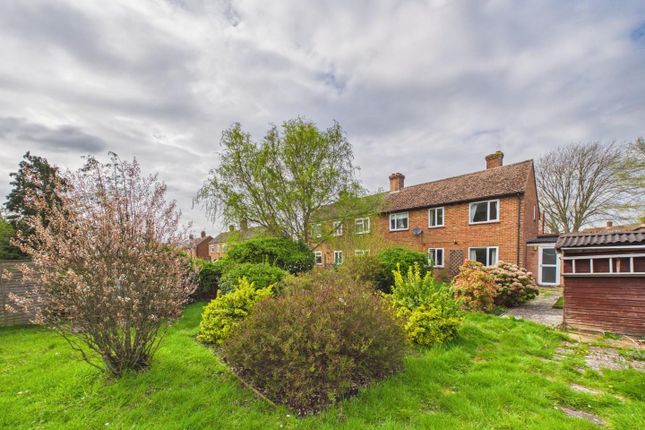 8, Heathside, Ashford photo 2