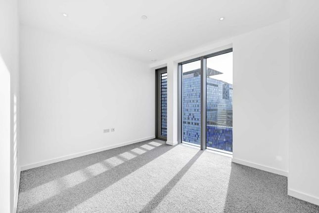 Flat to rent in Tapestry Way, London