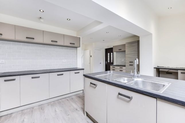 95, Tinshill Lane, West Yorkshire photo 4