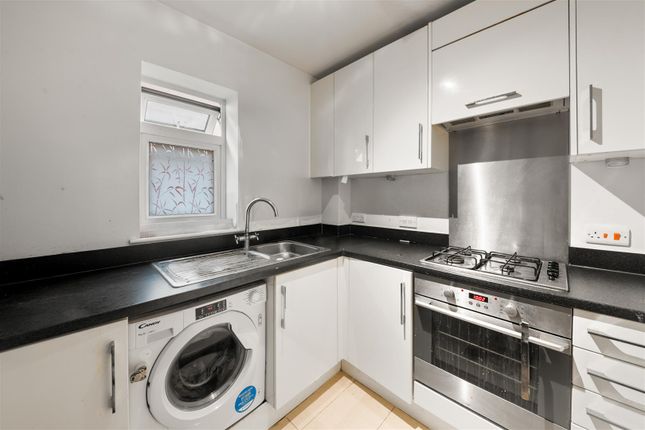 Flat 3, Marsh Court, 561 Uxbridge Road, Hayes photo 3