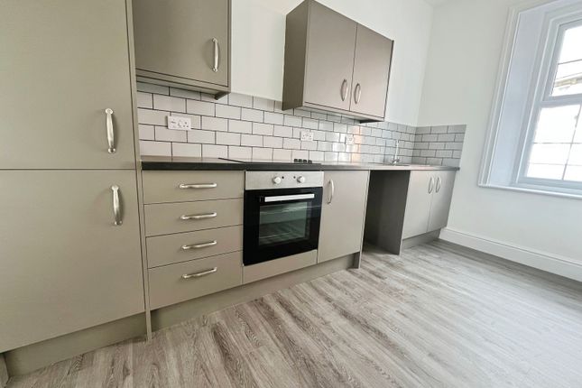 Flat 8A,, Pier Street, Isle of Wight photo 3