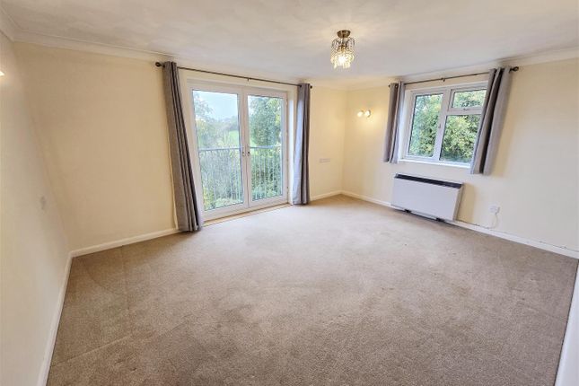 Flat 3 Pendruccombe Court, Tavistock Road, Launceston photo 2