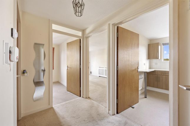 26 Saxon Court, 321 Kingsway, Hove photo 2