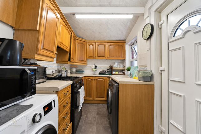 12, Reservoir Street, Rochdale photo 4