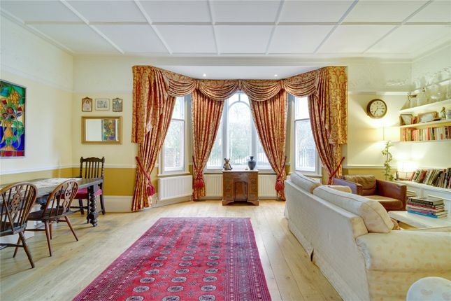 89, Clapham Common West Side, London photo 4