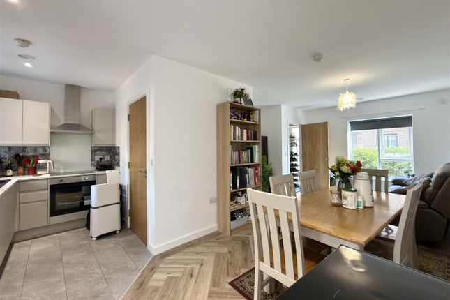 8, Paderborn Way, Bolton photo 4