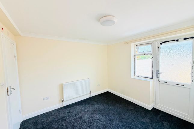 48, Central Avenue, Hayes photo 3