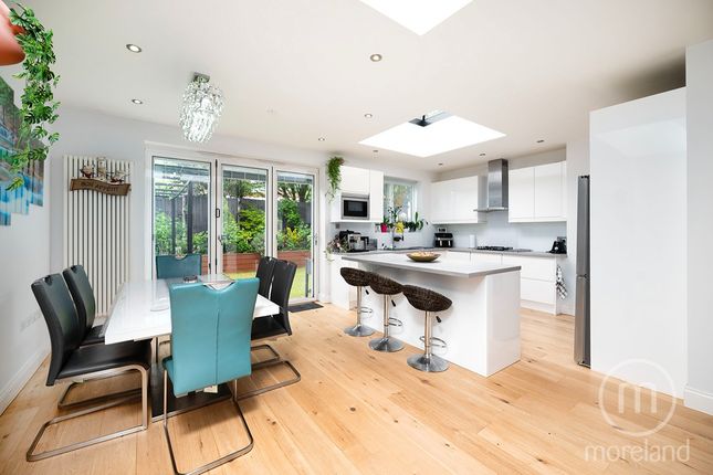 38, Clifton Gardens, London photo 3