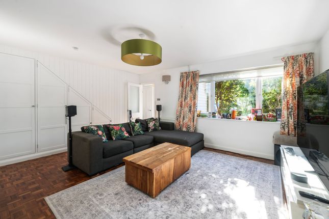 34 Burnham Drive, Reigate photo 5