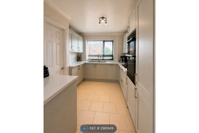 Elm Park Close, Houghton Regis, Dunstable photo 3