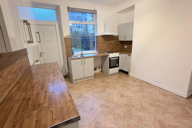 7, Exmouth Place, Bradford photo 5