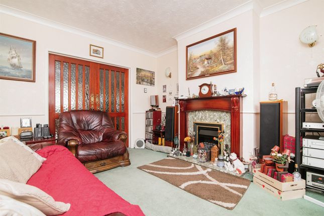 Semi-detached house for sale in Cygnet Road, West Bromwich