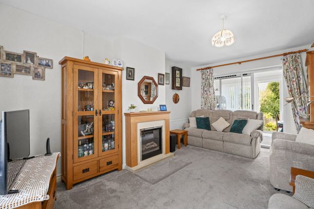 7, Coronation Road, Daventry photo 4