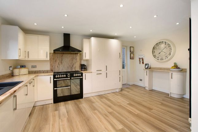 36 Highgrove Park, Teignmouth photo 2