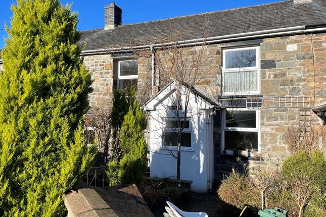 Terraced house for sale in Winllan, Llanbrynmair, Powys
