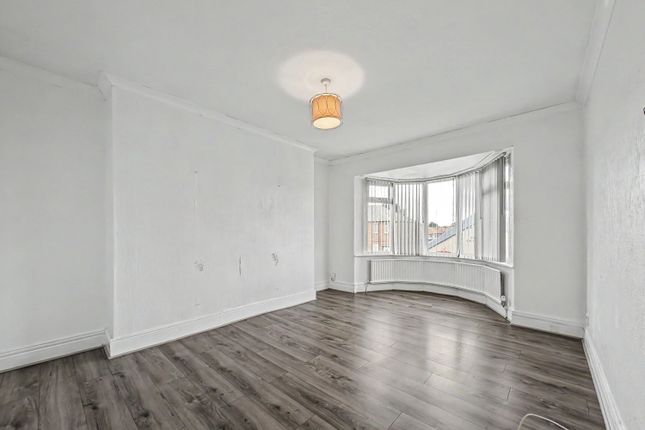 230 Whickham View, Newcastle Upon Tyne photo 2