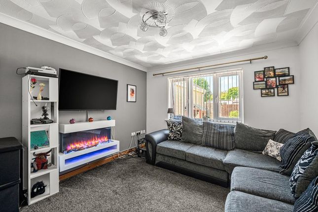 5, Walnut Close, Wisbech photo 3