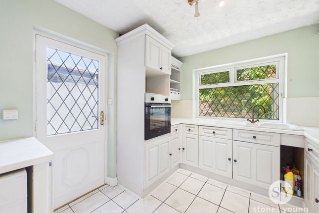 8 Victoria Terrace, Blackburn photo 4