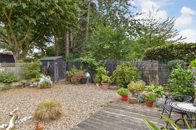 100B, Tunbury Avenue, Chatham photo 2