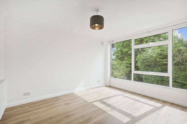 Queens Road, Weybridge photo 2