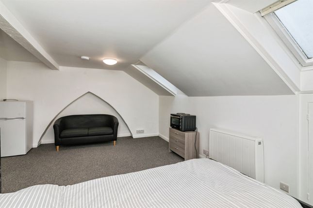 Flat 8, 39, Milton Road East, Lowestoft photo 4