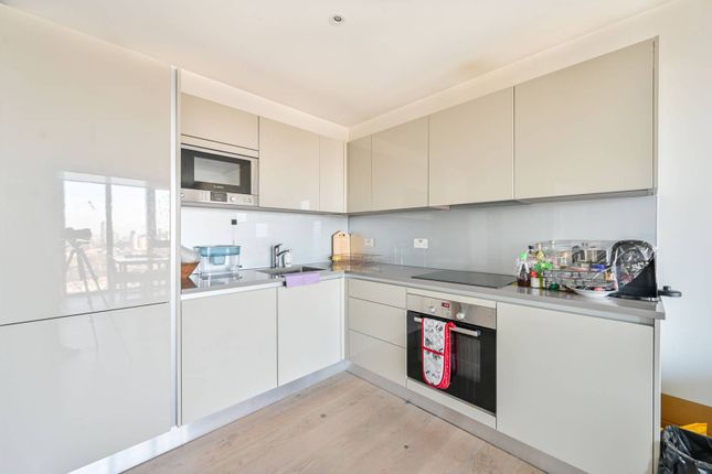 Flat to rent in 1 St Gabriel Walk, Elephant And Castle, London