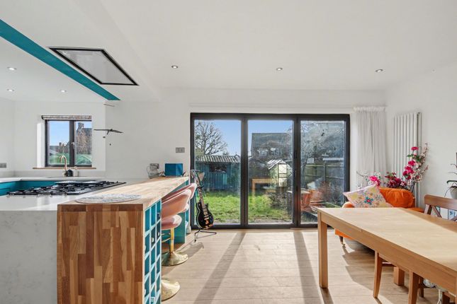 17 The Circle, Fareham photo 4