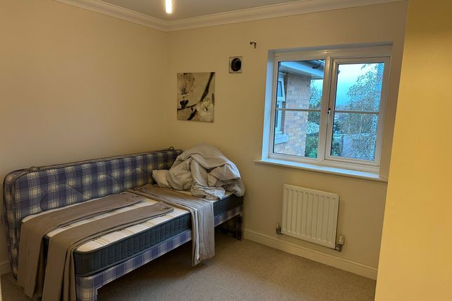 Thumbnail Room to rent in Aintree Close, Slough