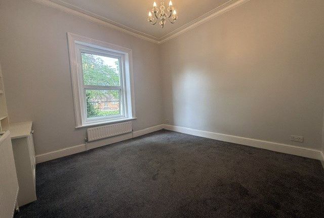 124C, Reading Road South, Fleet photo 4