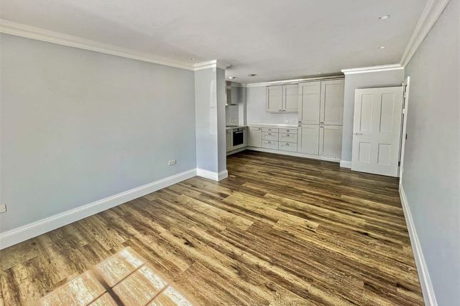 Flat 11, Melwood House, Datchet photo 3