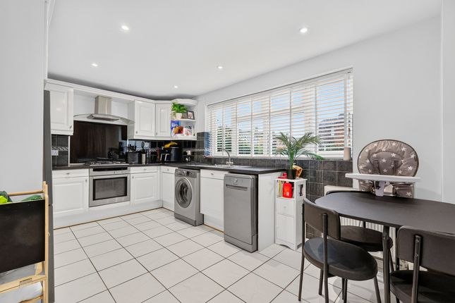 1, Raven Drive, South Benfleet photo 3